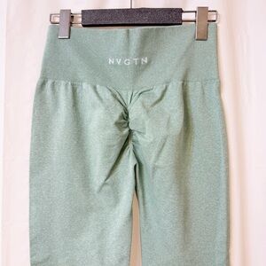 NVGTN Scrunch Seamless Leggings Sage Green Medium